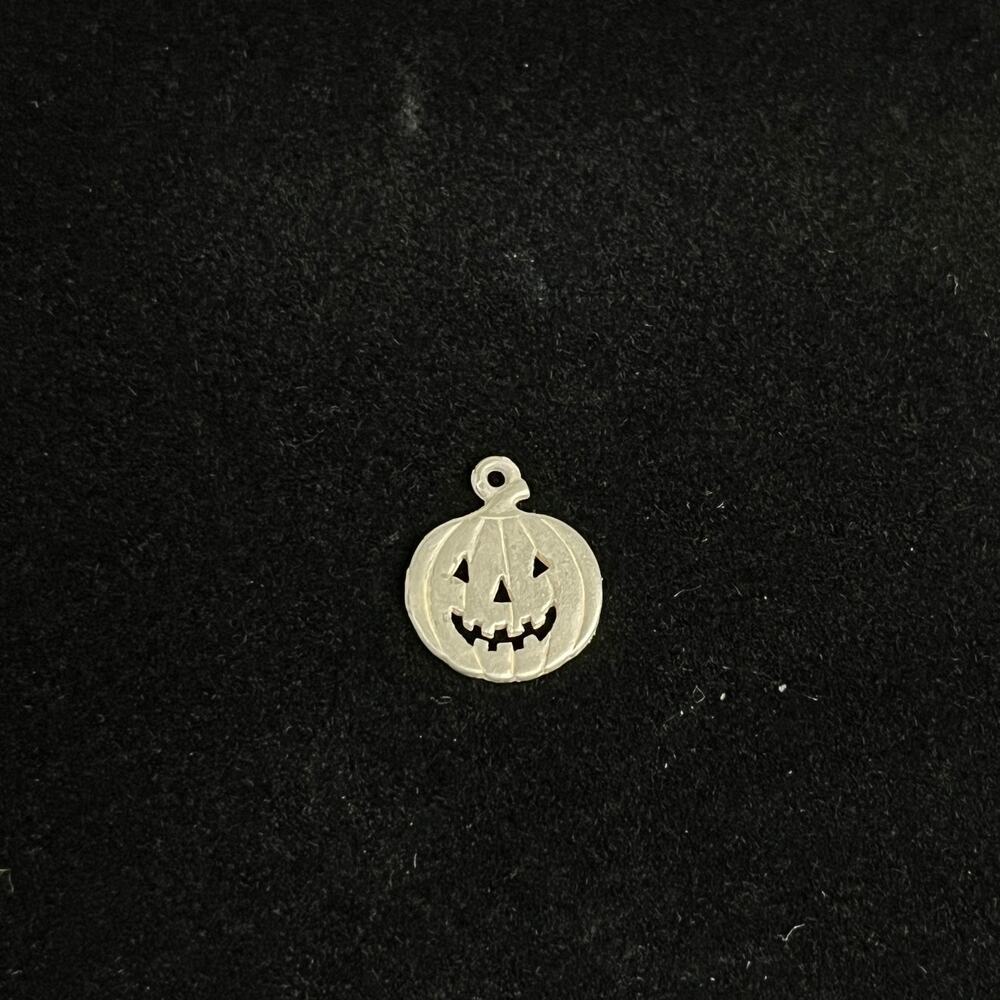 James Avery Sterling Silver Jack O Lantern Pumpkin Halloween Charm